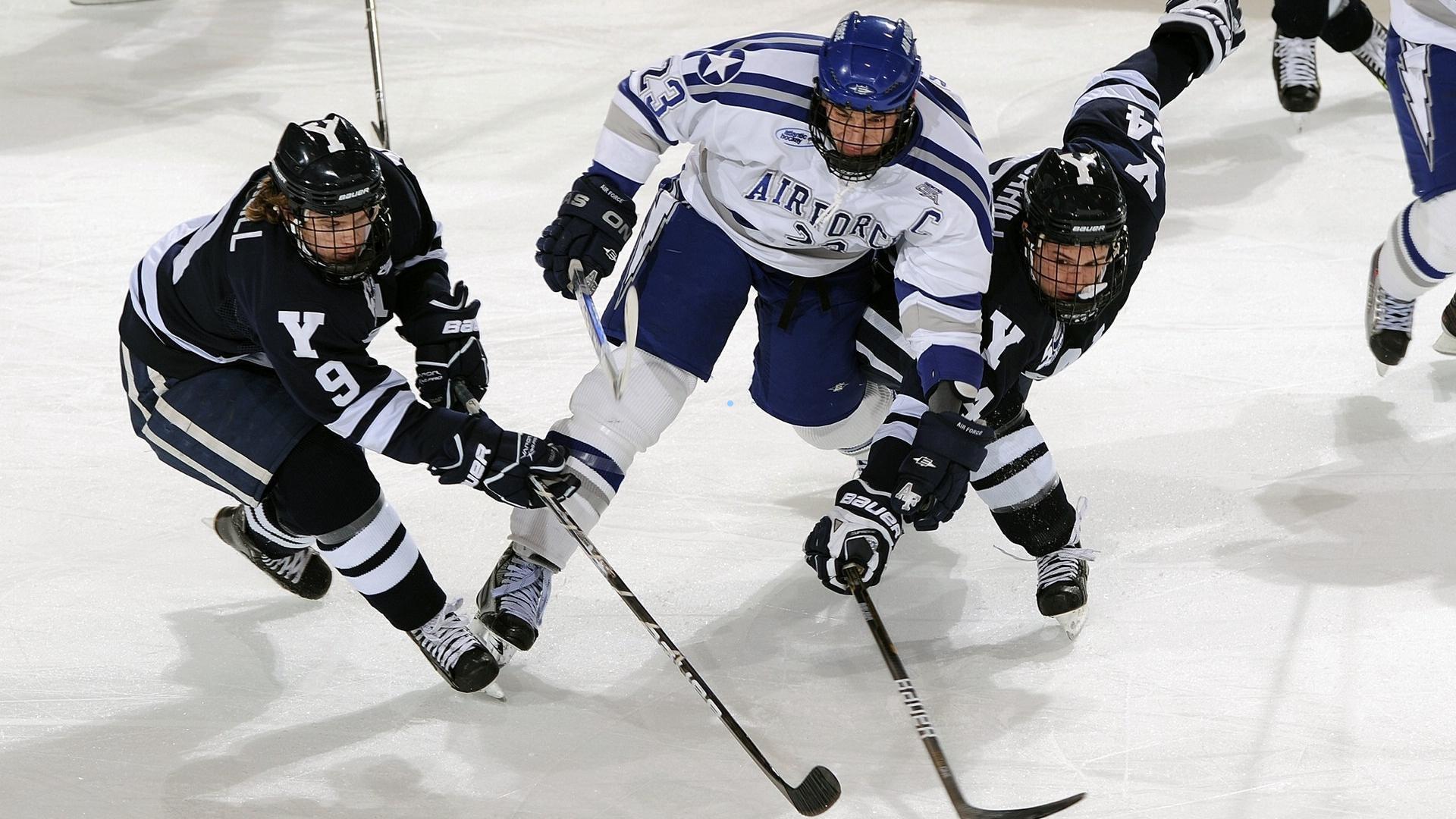 烽火亚平宁，AC米兰主场憾平热那亚 新星帕夫洛维奇闪耀，福法纳状态迷航